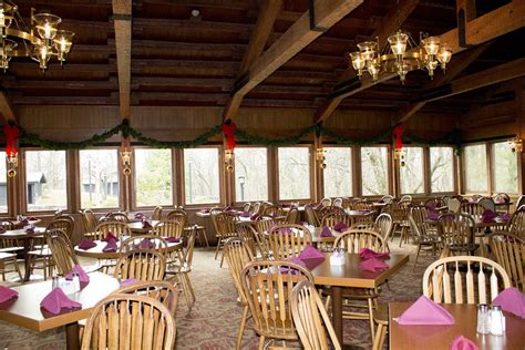 Giant city lodge restaurant - Conveniently located restaurants include Giant City State Park Lodge & Restaurant, Blue Sky Vineyards, and Fork And Vine Restaurant & Wine Bar. See all nearby restaurants. …